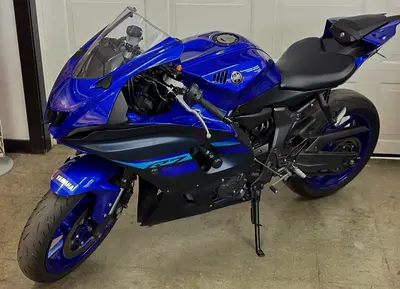 R7 yamaha
