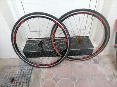 Pair of 700c Road Bike Wheels w/out cassette