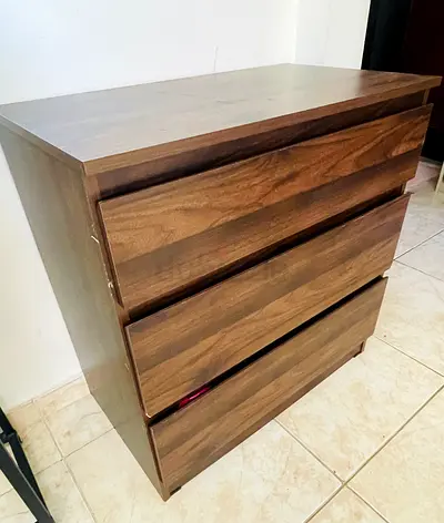 Chest of drawer