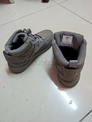 SHEIN grey high-top skateboard shoes. Size 37
