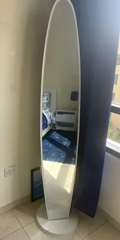 Full-Length Oval Free-Standing Mirror with White Frame (Excellent Condition)