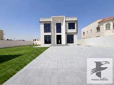 فيلا جديدة كلياً | فيلا واسعة من 5 غرف نوم مع حديق