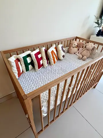 Wooden Baby Crib with Mattress and Bedding - Good Condition - Ikea Singlar crib
