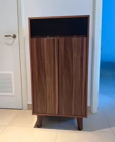 Show cabinet - perfect condition
