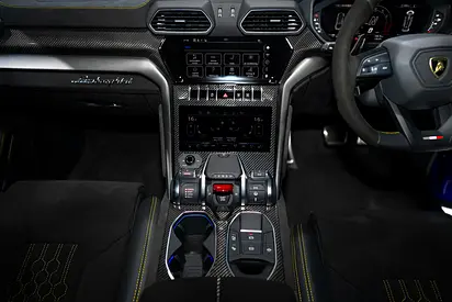 2023 Lamborghini URUS — миниатюра 17