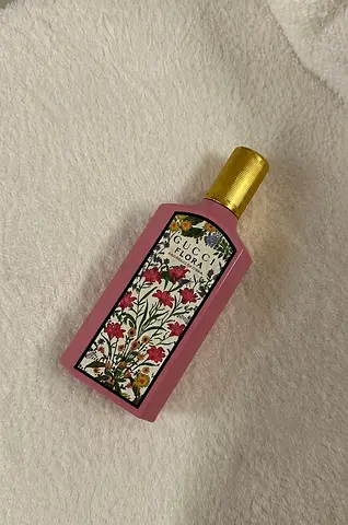 Gucci Flora Gorgeous Gardenia eau de parfum - light used