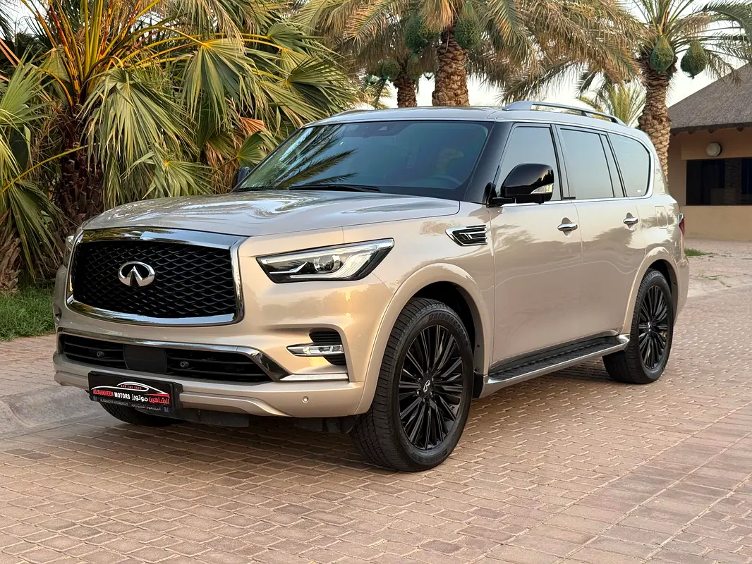 Infiniti QX80 2023 — photo 1 of 13