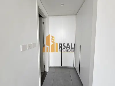 Semi Closed Kitchen●Open View●Ready to Move