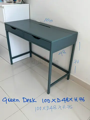Green wooden desk with two drawers (100 x 48 x 76 cm)