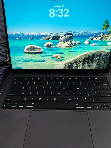 MacBook pro 24GB