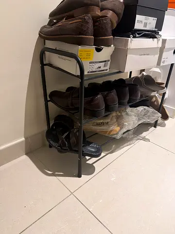 Small shoe rack metal black