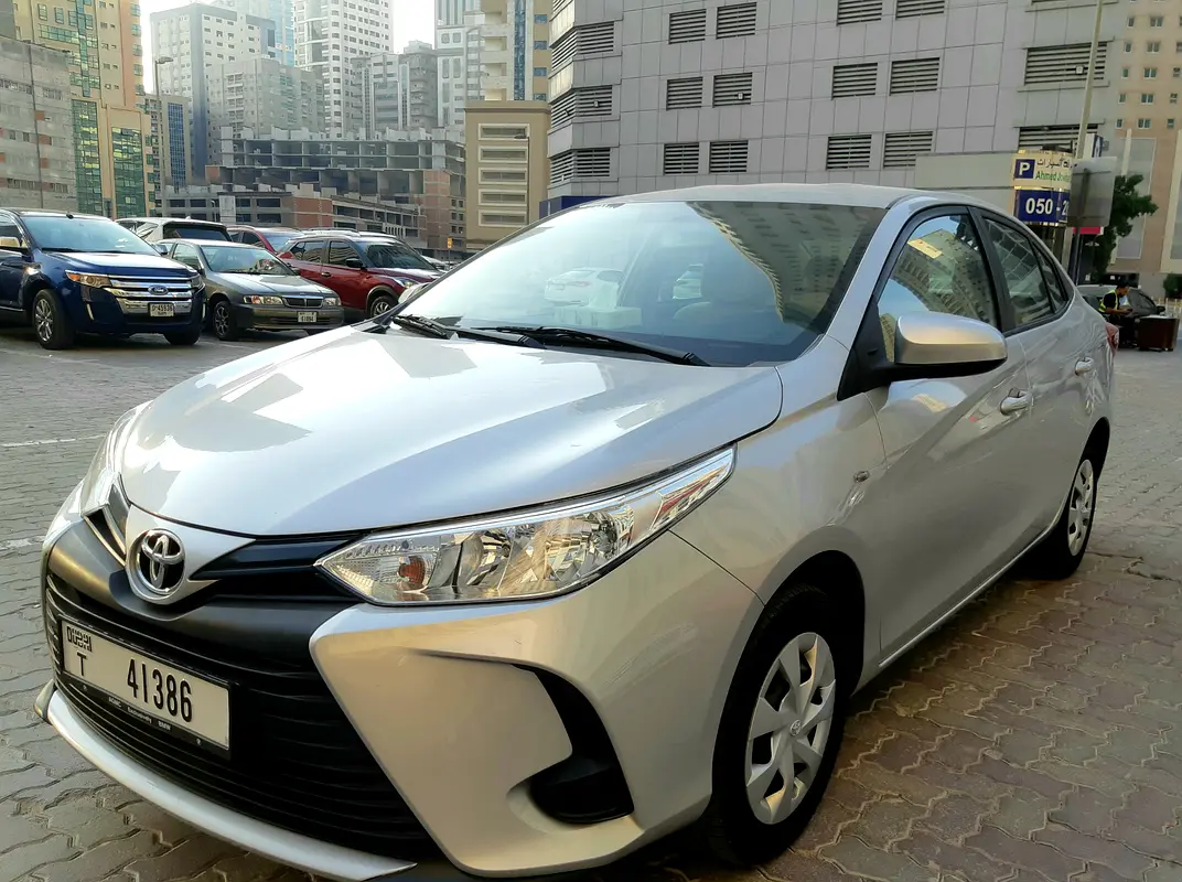 Toyota Yaris 2022 — photo 1 of 15