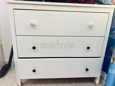 Chest of drawers