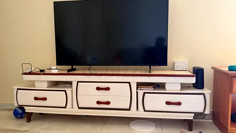 Samsung 55 inch UHD tv with wooden stylish stand
