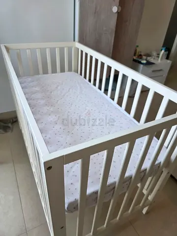 Juniors White Wooden Baby Crib with Mattress and nursing pillow - excellent Condition