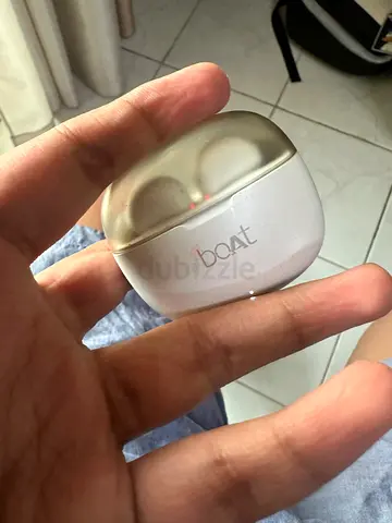 boAt Airdopes true wireless earbuds with charging case - used