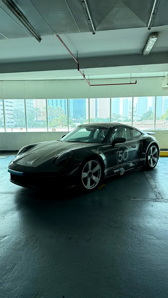Porsche 911 2025 — photo 1 of 4