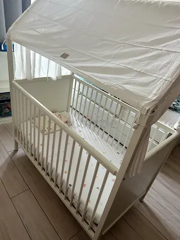 Stokke Crib White with Mattress  Bedding