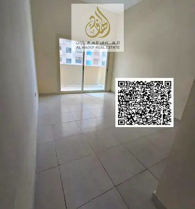 للإيجار السنوي بالعامرة عجمان غرفة وصالة مع حمام وبلكونة، مساحة كبيرة جدًا، موقع مميز على شارع الشيخ محمد بن زايد مباشرة، 30 ألف 4 دفعات تأمين شيك بدو