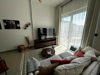 MODERN LIVING | FURNISHED | COMMUNITY VIEW