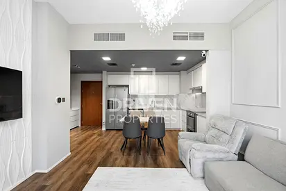Fully Furnished | Stunning Upgraded Unit | Vacant