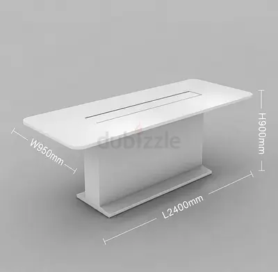 Showroom display table white
