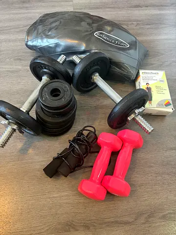 Adjustable Dumbbell Set with Extra Plates, Neoprene Hand Weights and Jump Rope