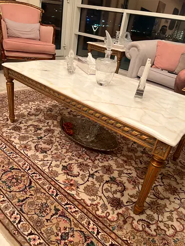 Set of 3 Marble-top coffee tables with carved wooden legs
