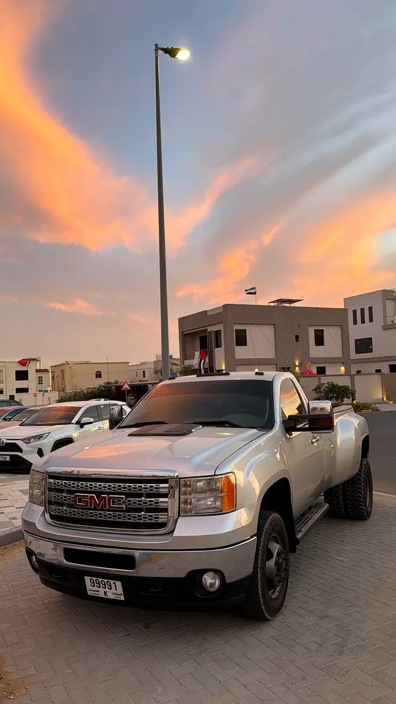 GMC Sierra 2014 — photo 1 of 4