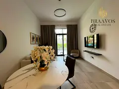 MID FLOOR | POOL VIEW | VACANT