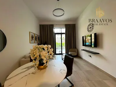 MID FLOOR | POOL VIEW | VACANT