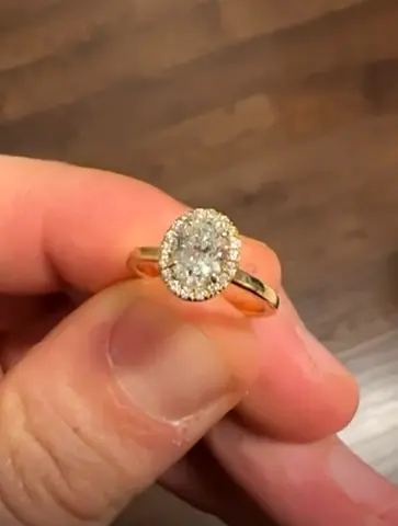 Diamond ring 0.9ct Diamond H VS1 Excellent pilish, 18k yellow gold, 18x 0.11ct diamonds FG SI round