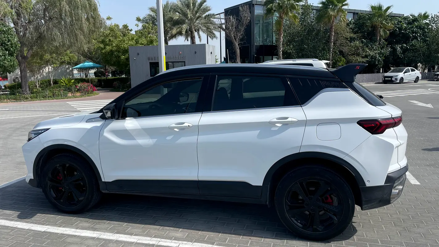 Geely Coolray 2024 — photo 1 of 8