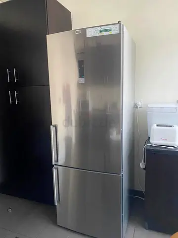 Samsung Stainless Steel Bottom-Freezer Fridge - Good Condition