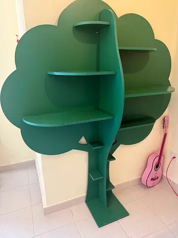 Book shelves - tree design
