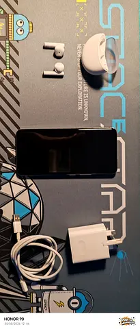 Honor 90 with charger, cable and wireless earbuds - Good condition