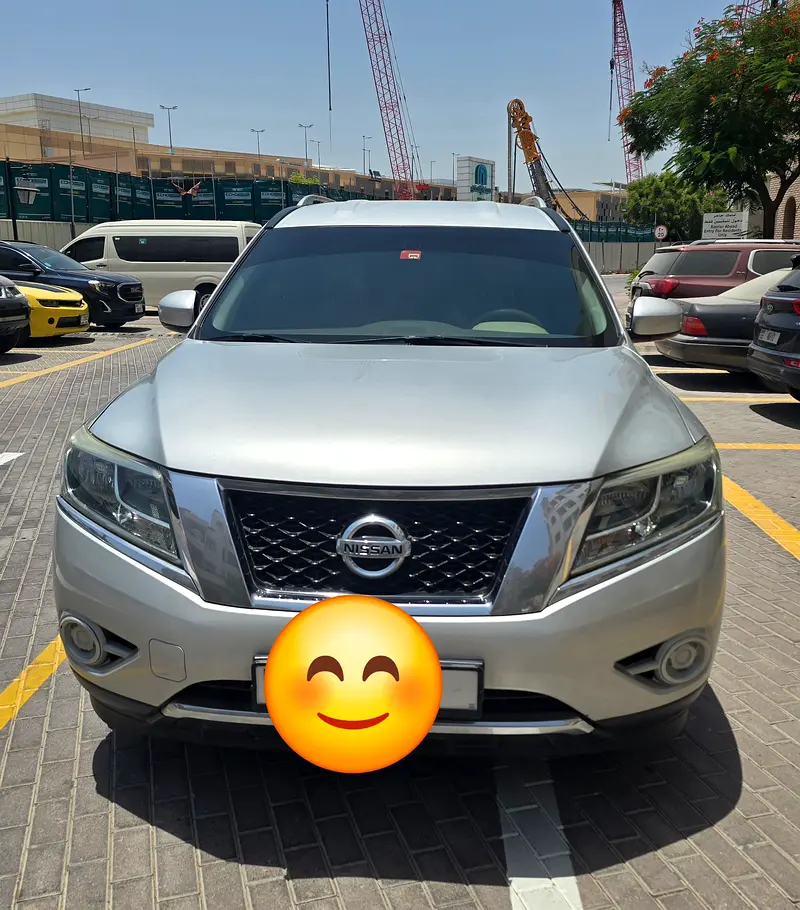 Nissan Pathfinder 2015 — photo 1 of 10