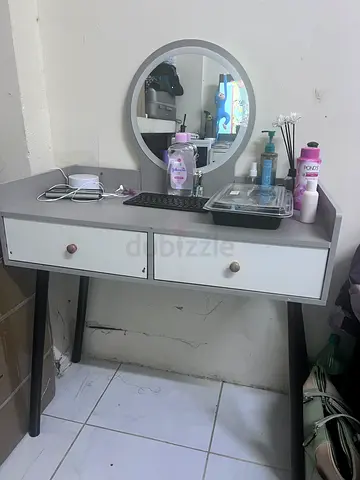 Vanity mirror