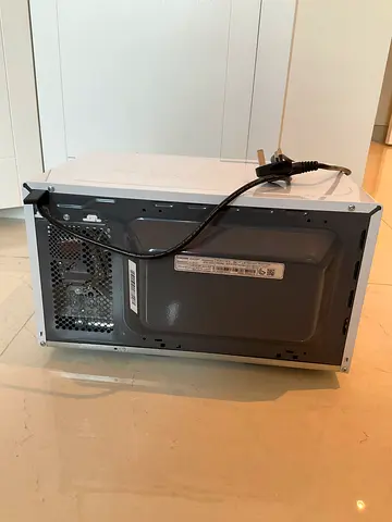 Samsung countertop microwave oven - good working condition