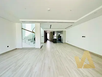 Middle Villa | Fully Upgraded | 4 BHK with Maids