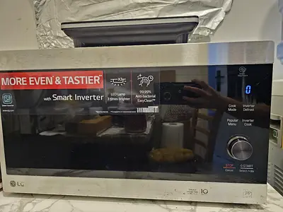 LG  Inverter Microwave With Grill, 42 L - Good Working Condition