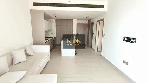 Fully Furnished| Modern Apartment| Bright and Spacious