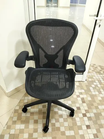Im selling Herman Miller Areon classic chair size B size and C available
