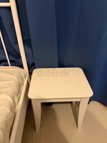 كرسي تسريحة أبيض