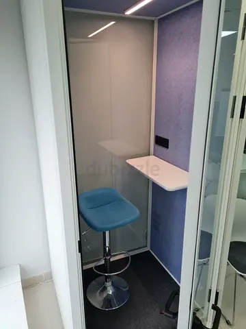 Booth or acoustic Pod for office.
