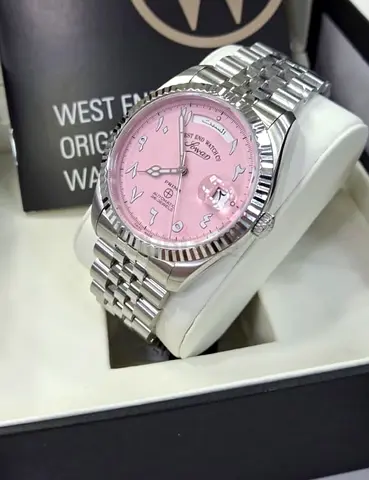 Silver Mens Watch with Pink Dial — Stainless Steel Bracelet seis 41m