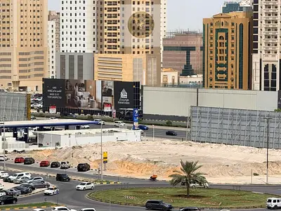 شقة غرفتين وصالة للايجار ثاني ساكن مع باركينج مجاني منطقة التعاون شقة قمة النظافة مجهزة بخزائن حائط  وبلكونة  وموقع استراتيجي قرب الدوار والكورنيش