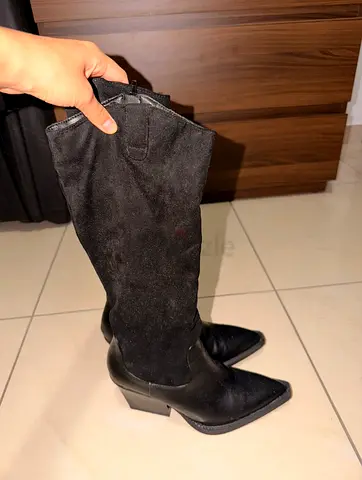 Black knee-high suede leather pointed boots, size available