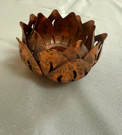 Decorative Metal Lotus Tealight Holder