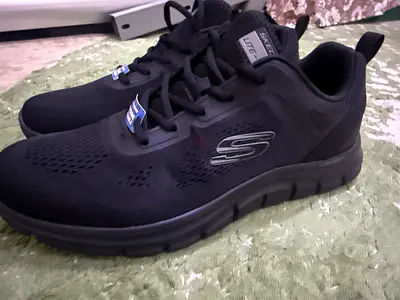 Skechers